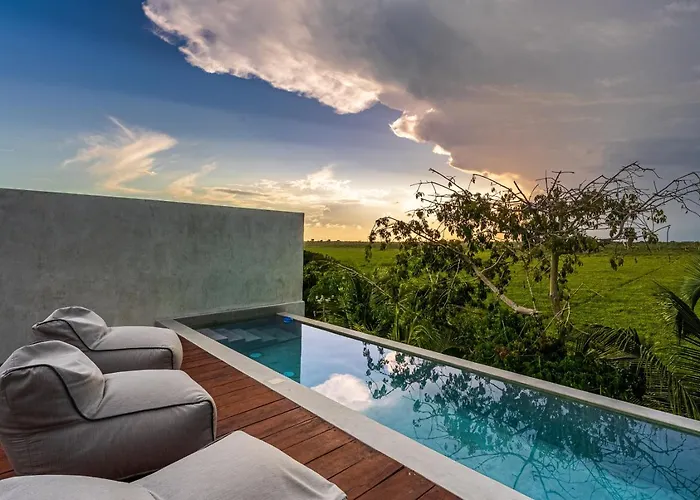 Luxury Beachfront 4br Ph In Bahia Soliman