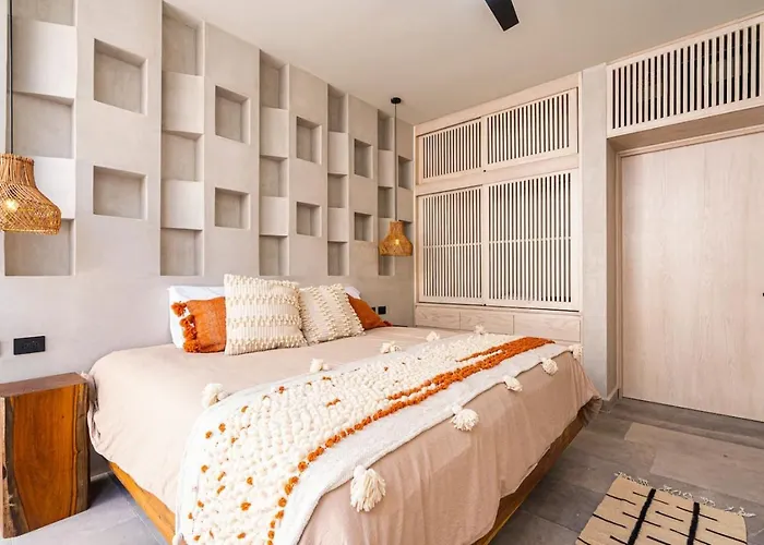 Luxury Beachfront 4br Ph In Bahia Soliman *