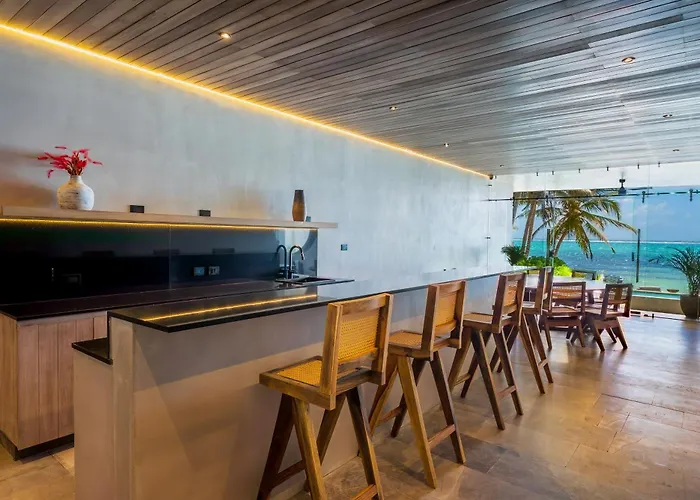 Luxury Beachfront 4br Ph In Bahia Soliman * Balcheil